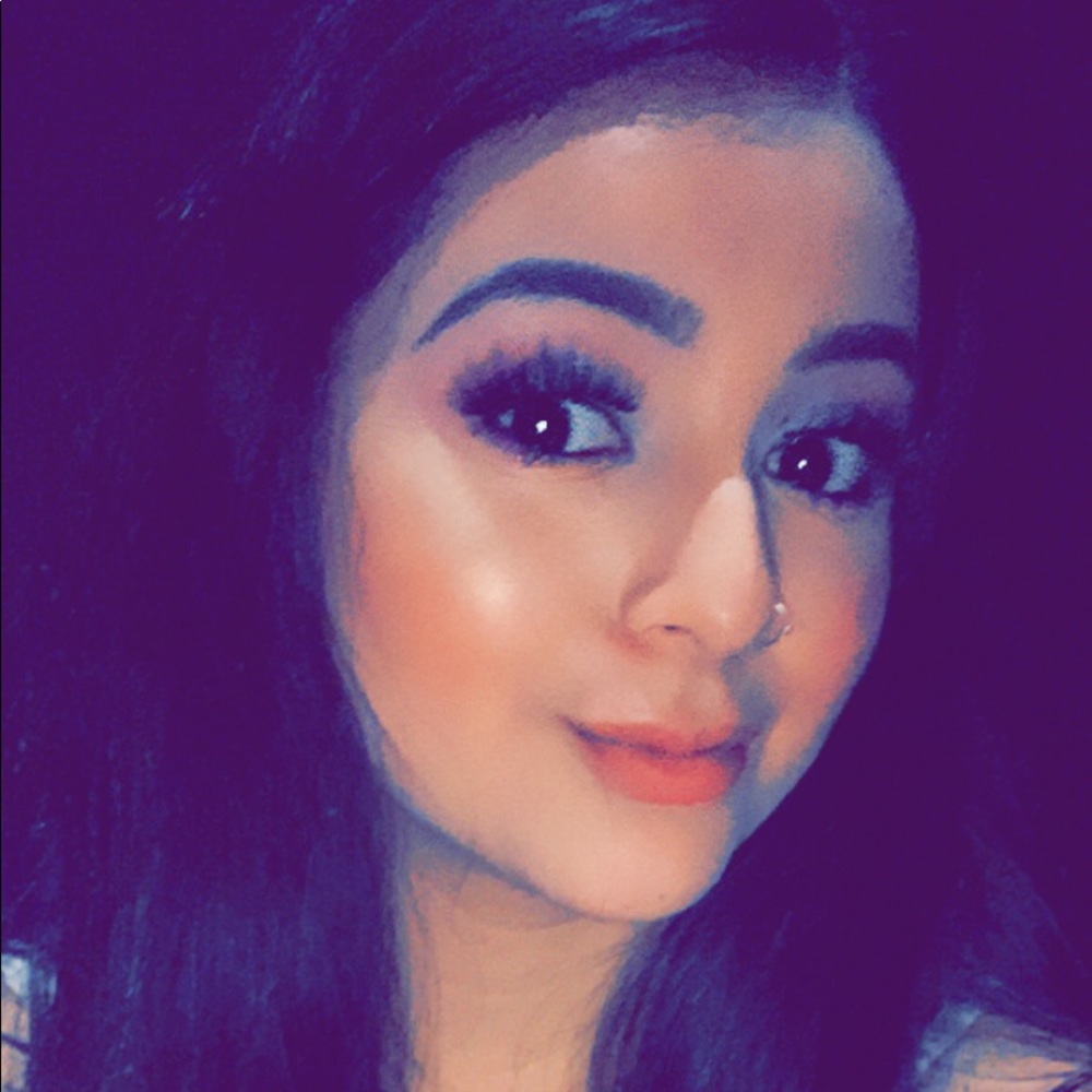 Meet your Posher, Yanin